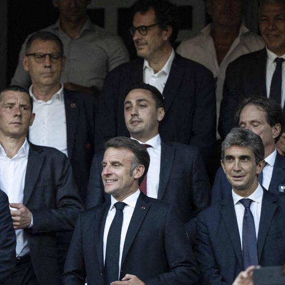 Florian Grill avec le président français Emmanuel Macron avant la finale du Top 14 de rugby entre le Stade Toulousain (Toulouse) et l'Union Bordeaux-Begles (UBB) au Stade de France à Saint-Denis, au nord de Paris, le 28 juin 2025.Photo par Eliot Blondet/ABACAPRESS.COM