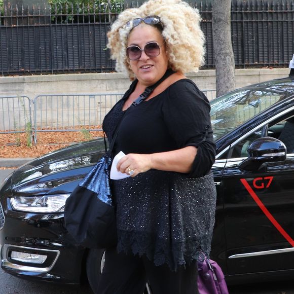 Marianne James - Sortie des people de l'enregistrement de l'émission "Vivement Dimanche" à Paris le 19 septembre 2018.