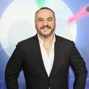 Il décrit Thuir comme une ville agréable à vivre, où il se sent apaisé et bien intégré.

François-Xavier Demaison - Photocall de la soirée du 6ème Gala caritatif de l'Institut Rafaël et de la Zag Foundation, dédié à l'accompagnement des enfants en santé intégrative au Pavillon Gabriel à Paris le 12 novembre 2024. © Erez Lichtfeld/Bestimage