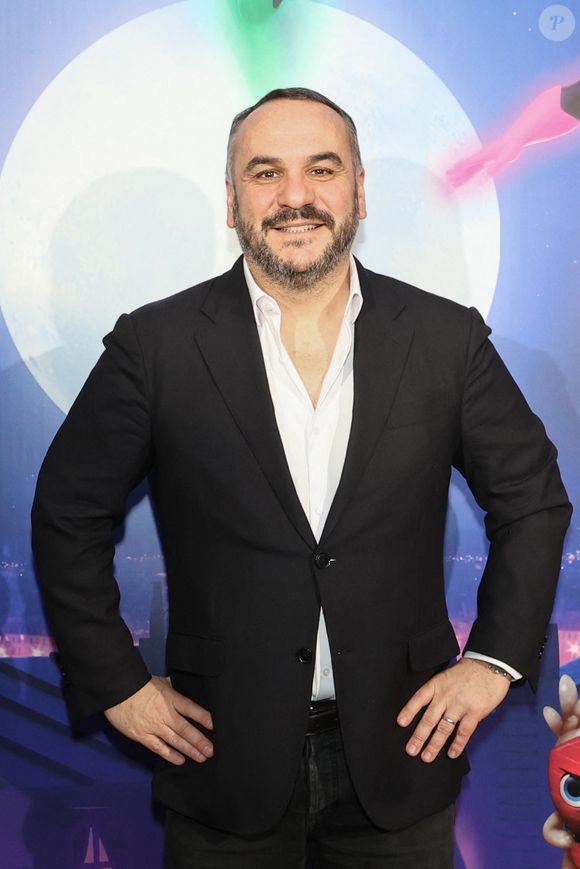 Il décrit Thuir comme une ville agréable à vivre, où il se sent apaisé et bien intégré.

François-Xavier Demaison - Photocall de la soirée du 6ème Gala caritatif de l'Institut Rafaël et de la Zag Foundation, dédié à l'accompagnement des enfants en santé intégrative au Pavillon Gabriel à Paris le 12 novembre 2024. © Erez Lichtfeld/Bestimage