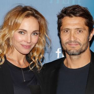 Actrice dans le téléfilm "Menace sur Kermadec", Claire Keim partage depuis plusieurs années sa vie avec son compagnon, l’ancien footballeur Bixente Lizarazu. 

Exclusif - Bixente Lizarazu et sa compagne Claire Keim - Soirée annuelle de la FIDH (Fédération Internationale des ligues de Droits de l'Homme) à l'Hôtel de Ville à Paris Christophe Clovis / Bestimage