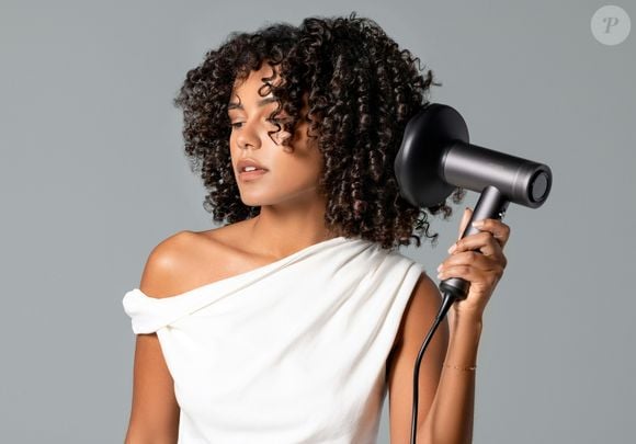 Selon plusieurs experts de la coiffure, ce sont surtout l’humidité de l’air et la transpiration qui ont tendance à altérer le résultat.

comment entretenir son brushing en temps de chaleur ?