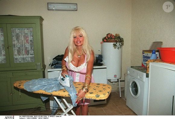 Lolo Ferrari à Saint-Tropez. Angeli/Garcia - Bestimage