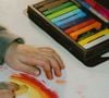 Des travaux en psychologie démontrent que l'acte de tracer des lignes stimule directement la mémoire de travail des tout-petits.