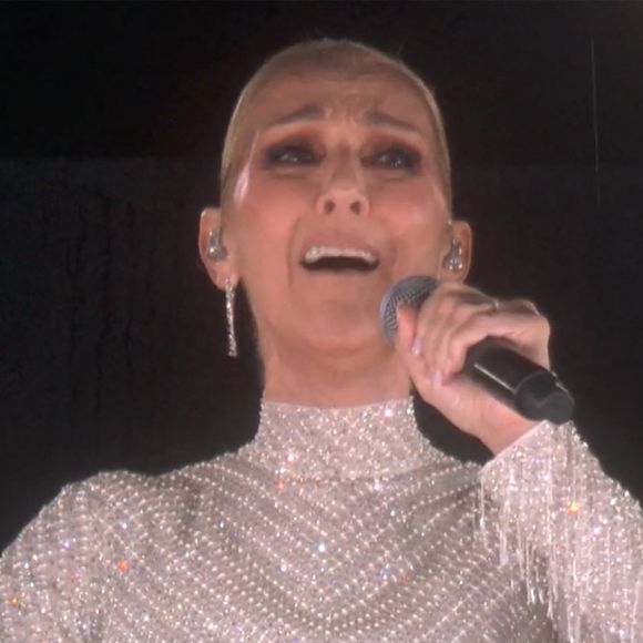 Celine Dion chante depuis le premier étage de la Tour Eiffel, L’hymne à l’amour, d’Édith Piaf - Cérémonie d'ouverture des Jeux Olympiques (JO) de Paris 2024.
© Capture France TV via Bestimage