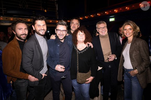 Jeanfi Janssens, Christophe Beaugrand avec son mari, Valerie Mairesse, Laurent Ruquier, Sylvie Tellier et Sebastien Thoen à la 150 ème du spectacle "Tombé du ciel" de Jeanfi Janssens à la Comédie des Champs Elysées à Paris le 13 février 2025. Spectacle suivi d'une réception Restaurant Manko.

© Cédric Perrin / Bestimage