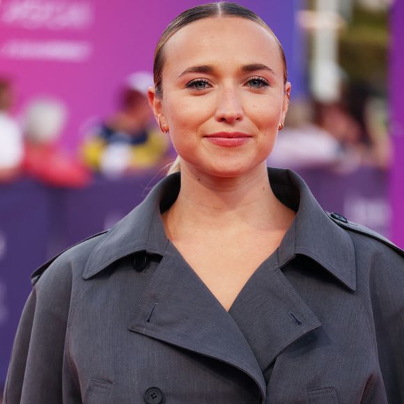 Chloe Jouannet - Tapis rouge pour la projection du film "Bugonia" lors du 51éme Festival du Cinema Américain de Deauville le 6 septembre 2025. © Denis Guignebourg/Bestimage