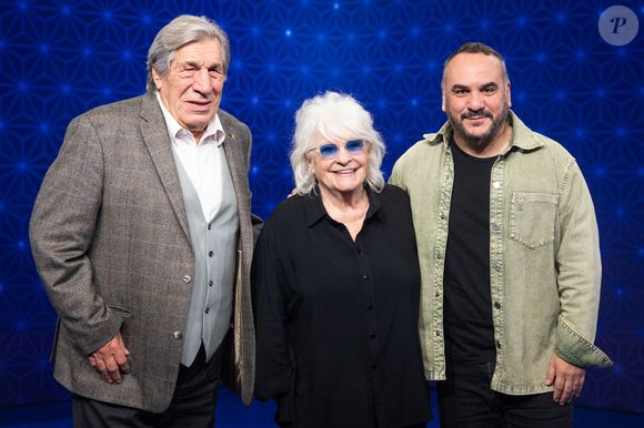 Exclusif - Jean-Pierre Castaldi, Catherine Lara, François-Xavier Demaison en backstage de l'enregistrement de l'émission "La Boîte à secrets", présentée par F.Bollaert et diffusée le 9 janvier 2026 sur France 3, dans les studios du Lendit à Saint-Denis, France, le 2 décembre 2025. © Cyril Moreau/Bestimage