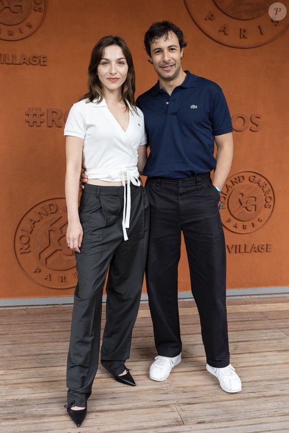 Marie Colomb et Nathan Dunglas au village lors des Internationaux de France de Tennis de Roland Garros 2025. Paris, le 27 mai 2025. 
© Moreau / Jacovides / Bestimage