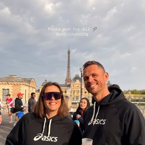 Mais Laure Manaudou ne va pas se lancer dans ce challenge seule, puisque son grand frère Nicolas est lui aussi de la partie. 

Laure Manaudou se prépare à effectuer son tout premier marathon en compagnie de son grand frère Nicolas