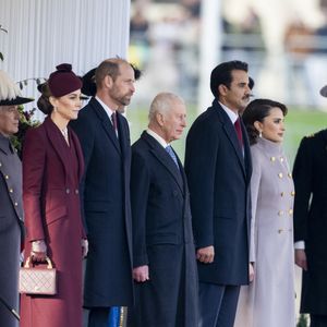Le prince William, prince de Galles, Catherine (Kate) Middleton, princesse de Galles, le roi Charles III d'Angleterre,son Altesse l'Émir Cheikh du Qatar Tamim bin Hamad Al Thani et son Altesse Sheikha Jawaher Bint Hamad Bin Suhaim Al Thani lors de la cérémonie de bienvenue pour la visite d'État de l'émir du Qatar Tamim ben Hamad Al-Thani à Londres, Royaume Uni, le 3 décembre 2024. © GoffPhotos/Bestimage