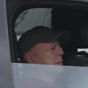 Le comédien a mis fin à sa carrière sur grand écran en 2022, en raison de son état de santé

Bruce Willis à Los Angeles en 2025.
Crédit : Backgrid USA / Bestimage