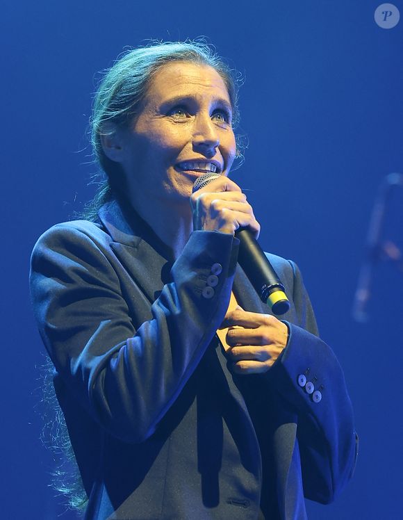Elle prépare déjà un hommage pour les 100 ans de Gilbert Bécaud en 2027.


Exclusif - Emily Bécaud - Concert "Et Maintenant", le spectacle hommage à Gilbert Bécaud interprété par Jules Grison avec la participation exceptionnelle de sa fille, Emily Bécaud à l'Olympia, Paris le 17 septembre 2023. © Coadic Guirec/Bestimage