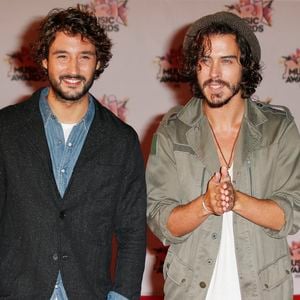 Pour rappel, Flo Delavega a formé un duo iconique avec Jérémy Frérot de 2011 à 2017, avant de quitter l'aventure pour se reposer loin de Paris.

Jérémy Frérot et Flo Delavega à la 17ème cérémonie des NRJ Music Awards 2015 au Palais des Festivals à Cannes, le 7 novembre 2015. 

Photo : Christophe Aubert / Bestimage