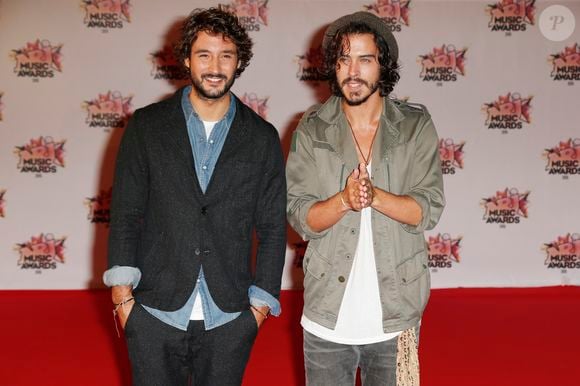 Pour rappel, Flo Delavega a formé un duo iconique avec Jérémy Frérot de 2011 à 2017, avant de quitter l'aventure pour se reposer loin de Paris.

Jérémy Frérot et Flo Delavega à la 17ème cérémonie des NRJ Music Awards 2015 au Palais des Festivals à Cannes, le 7 novembre 2015. 

Photo : Christophe Aubert / Bestimage