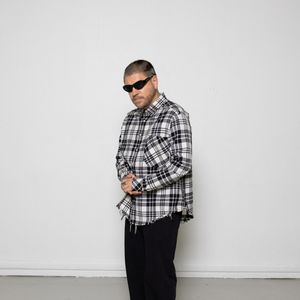 "L'amitié est allée tellement loin qu'on a fait un enfant ensemble", a-t-il expliqué dans une entretien aux côtés de Maud Brooke, la mère de fille.

Quentin Mosimann au défilé Jeanne Friot "Collection Homme Prêt-à-Porter Printemps/Eté 2027" lors de la Fashion Week de Paris, le 24 juin 2026.

© Jérémy Melloul / Bestimage