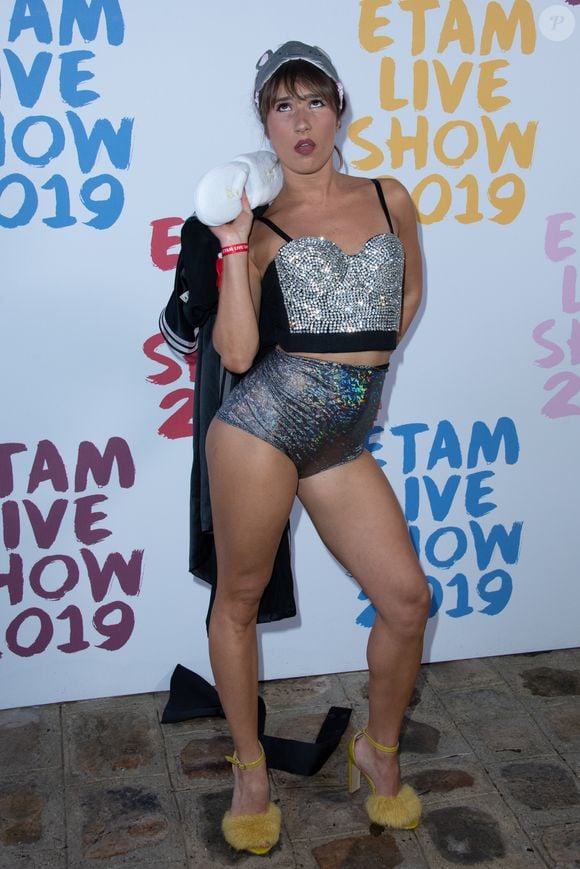 Marie S’Infiltre (Marie Benoliel) - Photocall - Etam Live Show 2019 au Stade Roland Garros à Paris le 24 septembre 2019. © Rachid Bellak / Bestimage