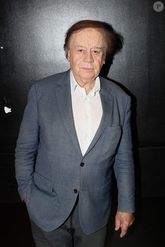 "Je me suis présenté à sa table pour faire connaissance. Je l'ai invitée ensuite à poursuivre la soirée chez Régine, et celle-ci s'est poursuivie jusqu'à très tard... Je n'en dirais pas plus. C'était il y a plus de quarante ans, les femmes me trouvaient beau mec...", a-t-il confié.

Exclusif - Daniel Lauclair - Spectacle symphonique "Aznavour Célébration - l'hommage officiel" en clôture du centenaire de la naissance de C. Aznavour au palais des Congrès à Paris le 23 novembre 2024.
© Christophe Clovis / Bestimage