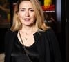 C'est pour le podcast "Les Héritières" de "La Tribune Dimanche" que la comédienne s’est lancée dans un exercice périlleux et touchant.

Julie Gayet - Soirée de lancement de la pièce "En attendant Bojangles" au théâtre de l'Oeuvre à Paris le 15 janvier 2026. © Julien Sarkissian/Bestimage