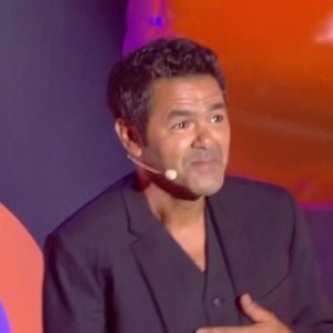 Jamel Debbouze a été invité surprise de cette soirée diffusée sur TF1.

Jamel Debbouze lors de la troisième édition du Festival "L'humour à la plage" diffusée sur TF1 jeudi 27 août 2026

Capture d'écran TF1 "L'humour à la plage"