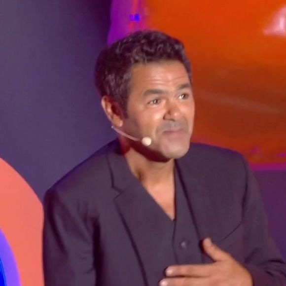 Jamel Debbouze a été invité surprise de cette soirée diffusée sur TF1.

Jamel Debbouze lors de la troisième édition du Festival "L'humour à la plage" diffusée sur TF1 jeudi 27 août 2026

Capture d'écran TF1 "L'humour à la plage"