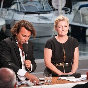 Exclusif - Bertrand Chameroy, Anne-Elisabeth Lemoine - Plateau de l'émission "C à vous" lors du 77ème Festival International du Film de Cannes le 21 mai 2024. © Jack Tribeca/Bestimage