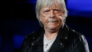 Kiné faciale, sommeil... Renaud est "en reconstruction" mais garde une mauvaise habitude que sa femme Cerise déteste !