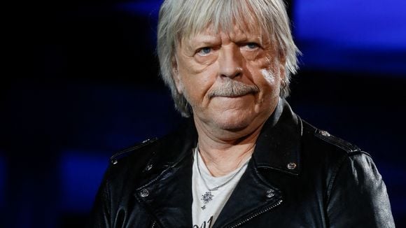 Kiné faciale, sommeil... Renaud est "en reconstruction" mais garde une mauvaise habitude que sa femme Cerise déteste !