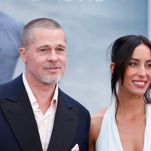 Depuis 2022, Brad Pitt partage en effet la vie de l'ex-femme du comédien américain Paul Wesley de 30 ans sa cadette.

Brad Pitt et Ines de Ramon arrivent sur le tapis rouge de la première mondiale de "F1" d'Apple Original Films & Warner Bros. Pictures à Times Square le lundi 16 juin 2025 à New York City. Photo by John Angelillo/UPI/ABACAPRESS.COM