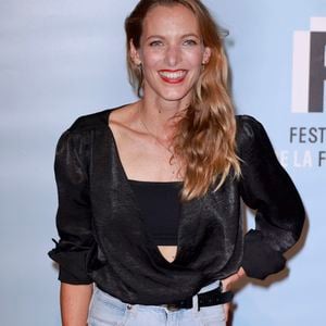 Leur organisation repose notamment sur l'aide précieuse des grands-parents, toujours disponibles lorsque les deux acteurs s'absentent.

Élodie Varlet au photocall de "Les papillons noirs" lors de la 24ème édition du Festival de la Fiction TV de la Rochelle, le 15 septembre 2022.

© Christophe Aubert via Bestimage
