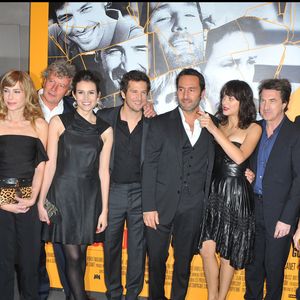 L'équipe du film "Les Petits Mouchoirs" à l'UGC Normandie à Paris en 2010 : Pascale Arbillot, Louise Monot, Guillaume Canet, Gilles Lellouche, Marion Cotillard, François Cluzet, Maxim Nucci et Anne Marivin
©Guillaume Gaffiot/Bestimage