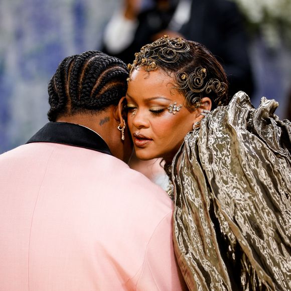 A$AP Rocky et Rihanna célébrant l'ouverture de l'exposition "Costume Art" qui s'est tenue au Metropolitan Museum of Art à New York City. Backgrid USA / Bestimage