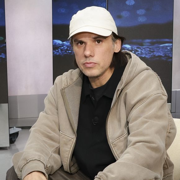 Exclusif - Orelsan, sur le plateau de Clique présenté par M.Achour, et diffusé sur Canal + le 10 novembre 2025, à Paris, France, le 4 novembre 2025. © Jack Tribeca/Bestimage