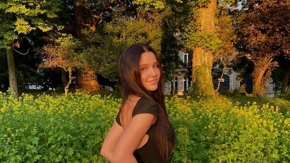 PORTAIT Miss France : qui est Ynès Lallemand, Miss Champagne-Ardennes 2025, dont les yeux bleus azur font déjà sensation ?