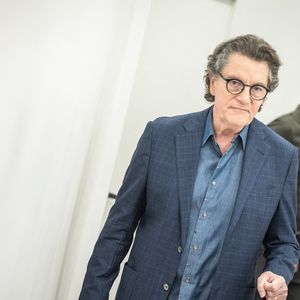 Exclusif - Francis Cabrel en backstage de l'enregistrement de l'émission "Serge Lama, le dernier rappel" présentée par F. Bollaert, diffusée le vendredi 21 novembre 2025 sur France 3 à 21h10, au théâtre Marigny à Paris, France, le 29 avril 2025. © Clovis-Moreau/Bestimage
