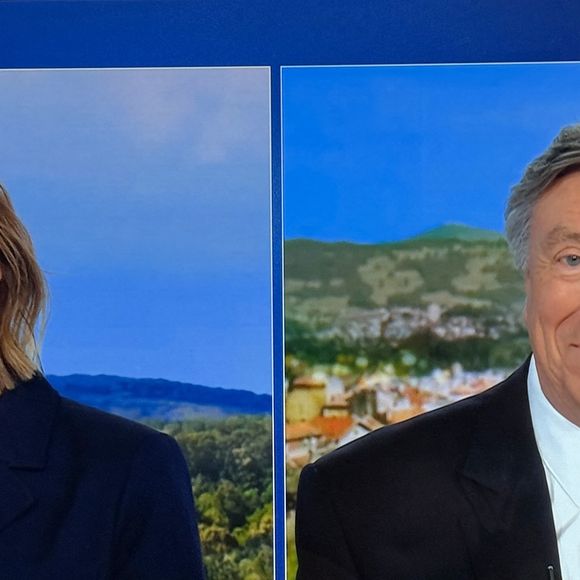 Jacques Legros présente son dernier JT de 13 heures en sa qualité de joker pendant près de 26 ans sur TF1, le 9 mai 2025. Emu aux larmes, le journaliste a passé le relais à Isabelle Ithurburu, qui sera à partir de mi-juillet 2025. 
© Agence via Bestimage