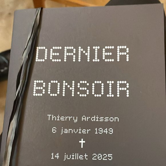 Obsèques de Thierry Ardisson en l’église Saint-Roch de Paris, France, le 17 juillet 2025. © Clovis-Jacovides/Bestimage