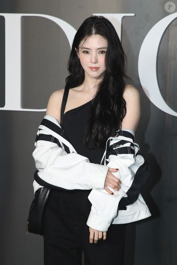 Han Sohee  au photocall du défilé Dior Homme à l'École-Militaire lors de la semaine de la mode masculine automne/hiver 2025-2026 à Paris, France, le 24 janvier 2025. © Bertrand Rindoff/Bestimage