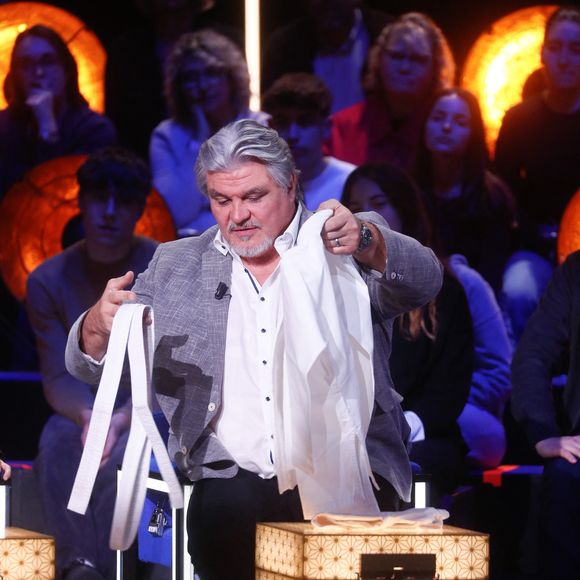 Un numéro qui s'annonce une fois de plus exceptionnel 
Exclusif - David Douillet - Enregistrement de l'émission "La Boîte à secrets", au Studio du Lendit, présentée par F.Bollaert et diffusée le 17 janvier sur France 3. Le 17 décembre 2024
© Christophe Clovis / Bestimage