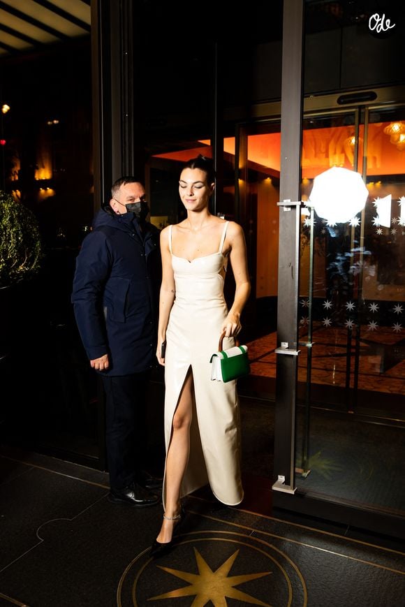 Vittoria Ceretti à la sortie du Bulgari Hotel pendant la fashion week automne/hiver 2022-2023 à Paris le 5 mars 2022.

© Tiziano Da Silva / Bestimage