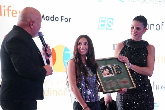 Exclusif - Rébécca Sayaque avec une disque d’or de Lara Fabian, Coryne Sultan (Koréva formation, mécène de la soirée) lors du premier Gala du Village des Enfants Extra-Ordinaires créée en 2019 par Emmanuelle et Jérôme Stioui au Pavillon Gravelle à Paris le 6 février 2025
© Anne-Sophie Guebey / Bestimage