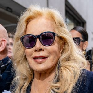 Sylvie Vartan et sa fille Darina Scotti - Arrivées au défilé Stéphane Rolland salle Pleyel Collection Haute Couture Printemps/Eté 2025 lors de la Fashion Week de Paris (PFW), France, le 28 janvier 2025. © Pierre Perusseau/Bestimage