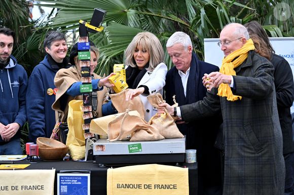 Brigitte Macron a ensuite fait la traditionnelle pesée des pièces jaunes et semblait plus que ravie des nombreuses pièces récoltées. 

Clôture de l'opération de collecte de fonds "Pièces Jaunes", destinée à améliorer la vie des enfants hospitalisés, au Jardin Albert 1er, à Nice, France, le 7 février  2025© Bruno Bebert/Bestimage