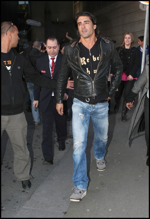 Grégory Basso - Arrivées des personnalités de "La ferme célébrités" à l'aéroport de Roissy, le 9 avril 2010 ©Bordenave-Moreau/ Bestimage