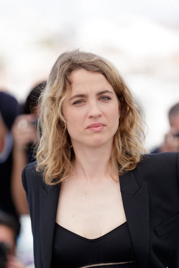 Adèle Haenel était présente et a témoigné à la barre

Adèle Haenel au photocall du film Portrait de la jeune fille en feu lors du 72ème Festival International du film de Cannes. Le 20 mai 2019 
© Jacovides-Moreau / Bestimage