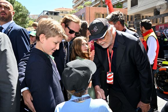 Le couple était aussi avec leurs enfants Sacha, India et Maximilian

Andrea Casiraghi, sa femme Tatiana Santo Domingo, leurs enfants Alexandre, India et Maximilian et Flavio Briatore sur la grille de départ durant le Monaco E-Prix 2026, Round 9, le 16 mai 2026. Photo : Bruno Bebert/Bestimage