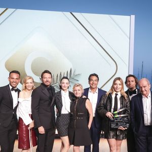 Exclusif - Mohamed Bouhafsi, Celine Salette, Samuel Lebihan, Charlotte Le Bon, Anne-Elisabeth Lemoine, Patrick Cohen, Santa, Bertrand Chameroy, Pierre Lescure sur le plateau de l'émission "C à vous" lors du 77ème Festival International du Film de Cannes (14 - 25 mai 2024), le 24 mai 2024. 
© Jack Tribeca / Bestimage