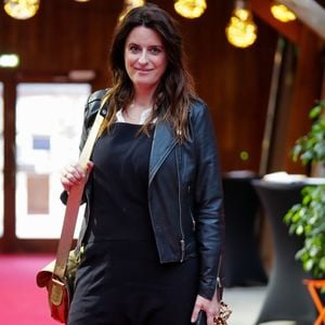 Depuis son lancement, Anne Décis incarne le personnage de Luna Torrès, lequel se retrouve encore aujourd'hui au coeur de différentes intrigues.

Exclusif - 3e édition du Festi’Aubagne, festival populaire de rencontres avec les comédiens et professionnels du petit et grand écran et de la scène, à l'Espace des Libertés à Aubagne le 28 mars 2025 avec Anne Décis  AS409718.jpg © Anne-Sophie Guebey / Bestimage