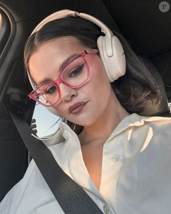 Autre option, si la lessive vous ennuie : les lingettes ou disques en coton à usage unique, pour un séchage garantissant zéro risque de re-contamination après le nettoyage.

Capture d'écran de Selena Gomez.