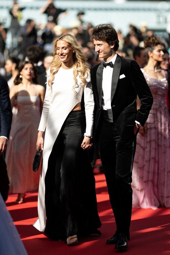 La comtesse Victoria von Faber-Castell , Jean Arnault - Montée des marches du film " El Ser Querido " lors du 79ème Festival International du Film de Cannes, le 16 mai 2026. © Jacovides-Moreau / Bestimage